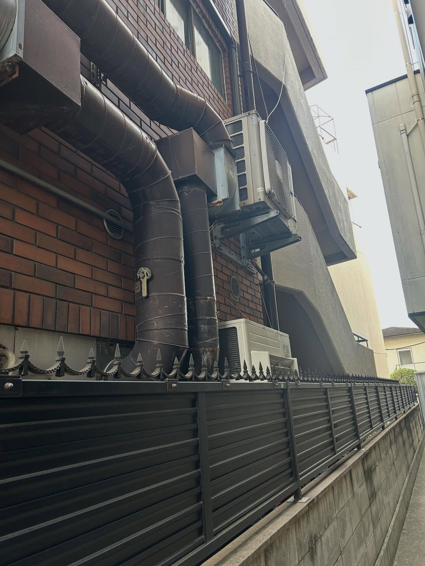 川西市での室外機設置工事が完了しました！🏠💪 兵庫県全域で、